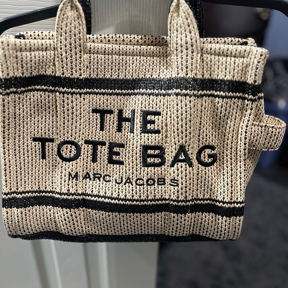 NEW Marc Jacobs Raffia Handle Bag with Handles and Strap in Black and Tan